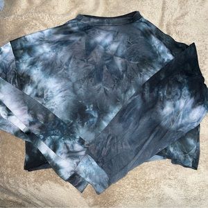 Blue tie dye long sleeve cropped shirt
